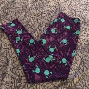 Disney LulaRoe leggings 💜😍